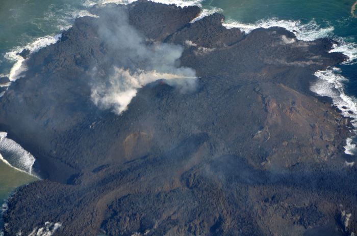 The actively erupting Nijima on the Nishinoshima Seamount. Thank you Sherine for finding this image.
