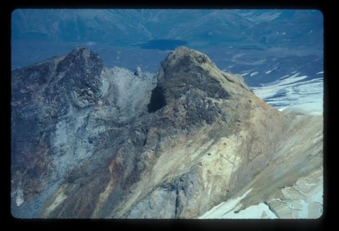 Alagogshak Volcano.  Photo courtesy AVO / USGS, Wes Hildreth, 1997, http://www.avo.alaska.edu/images/image.php?id=33653